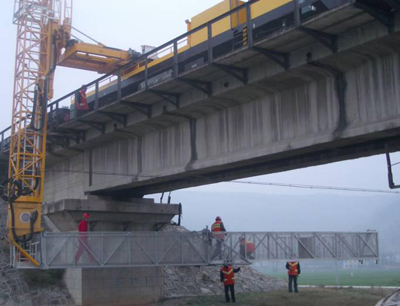 桥梁午夜精品久久久久久久99